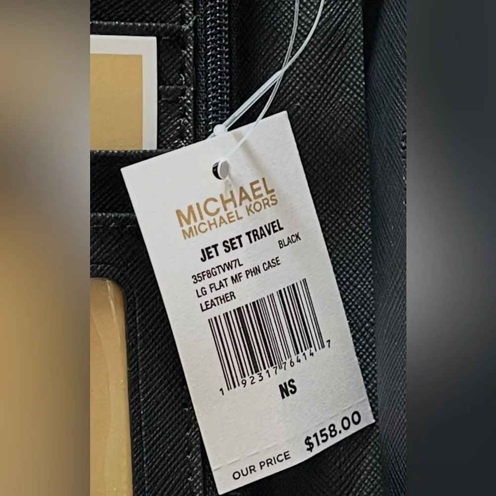 Michael Kors *NWT Jet Set Travel Smartphone Black Wallet Wristlet Gold Hardware - Picture 6 of 6